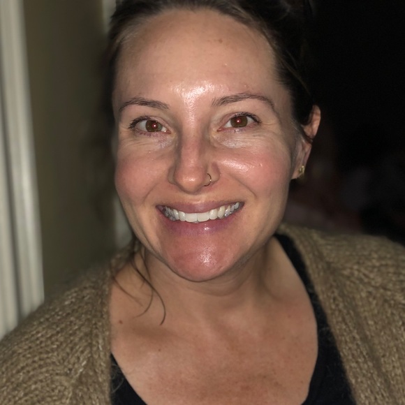 Meet your Posher, Liz - Picture 1 of 1